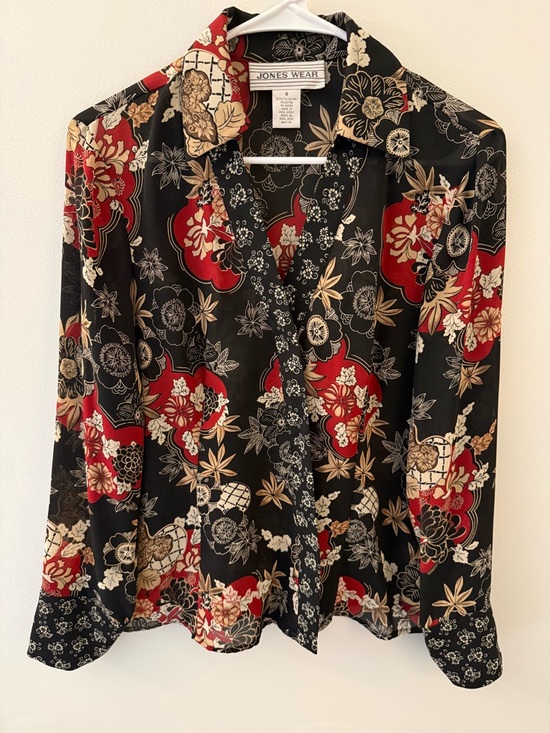 Jones Wear Tops - Jones Wear Womens‎ Blouse Size 6 Black Red Floral Snap Front Y2K Top